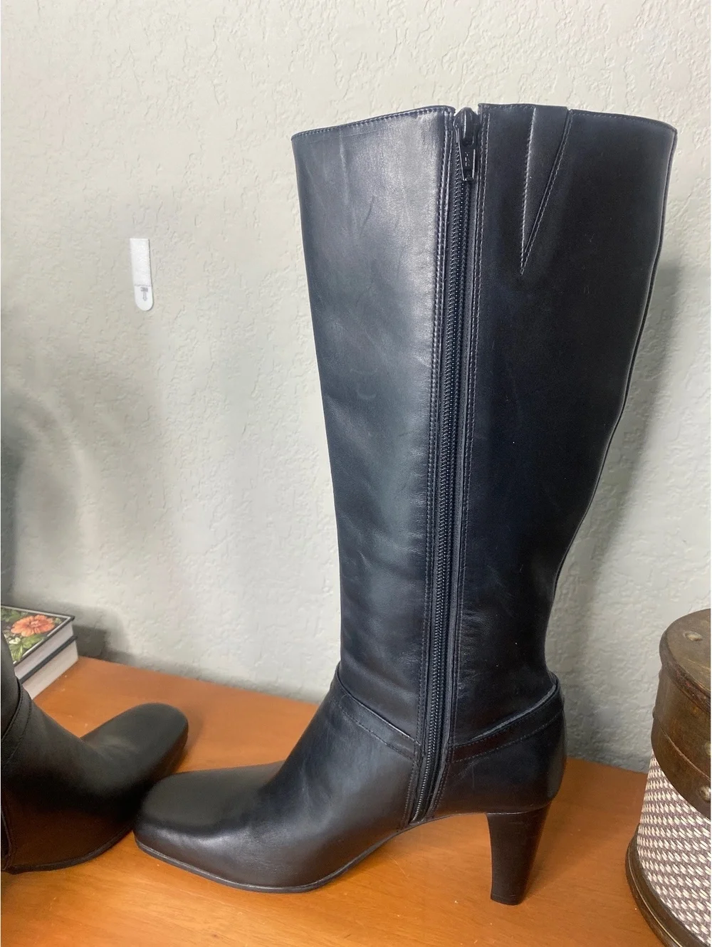 Naturalizer Leather Square Toe Knee high Boots